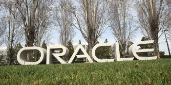 Oracle offers free cloud migration to lure new customers